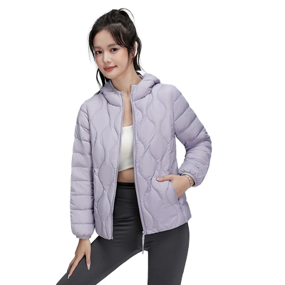 鸭鸭短款连帽轻薄羽绒服女