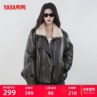 鸭鸭巴恩风羽绒服女2025冬季新款时尚百搭翻领PU皮保暖短款外套J