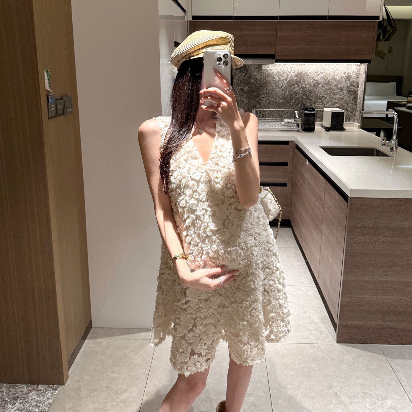 金豆豆 轻奢高级感夏季孕妇装绣花无袖背心裙舒适显瘦遮肚连衣裙
