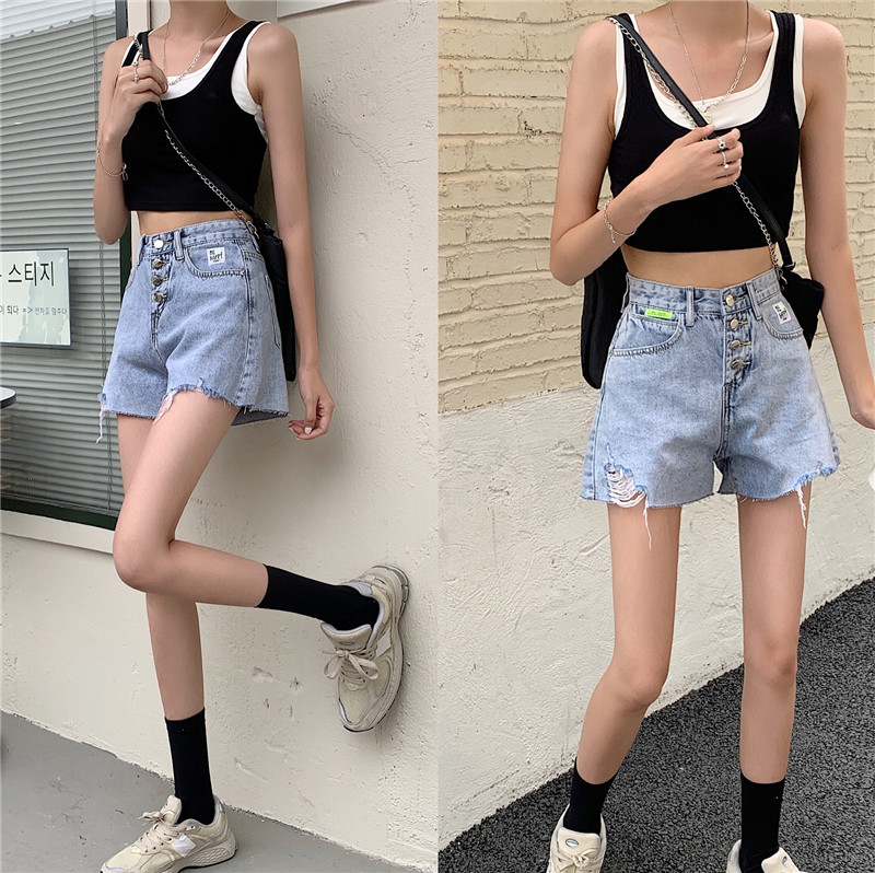 Real shooting real price denim hot pants with burr holes and small buttons, clear and thin denim shorts