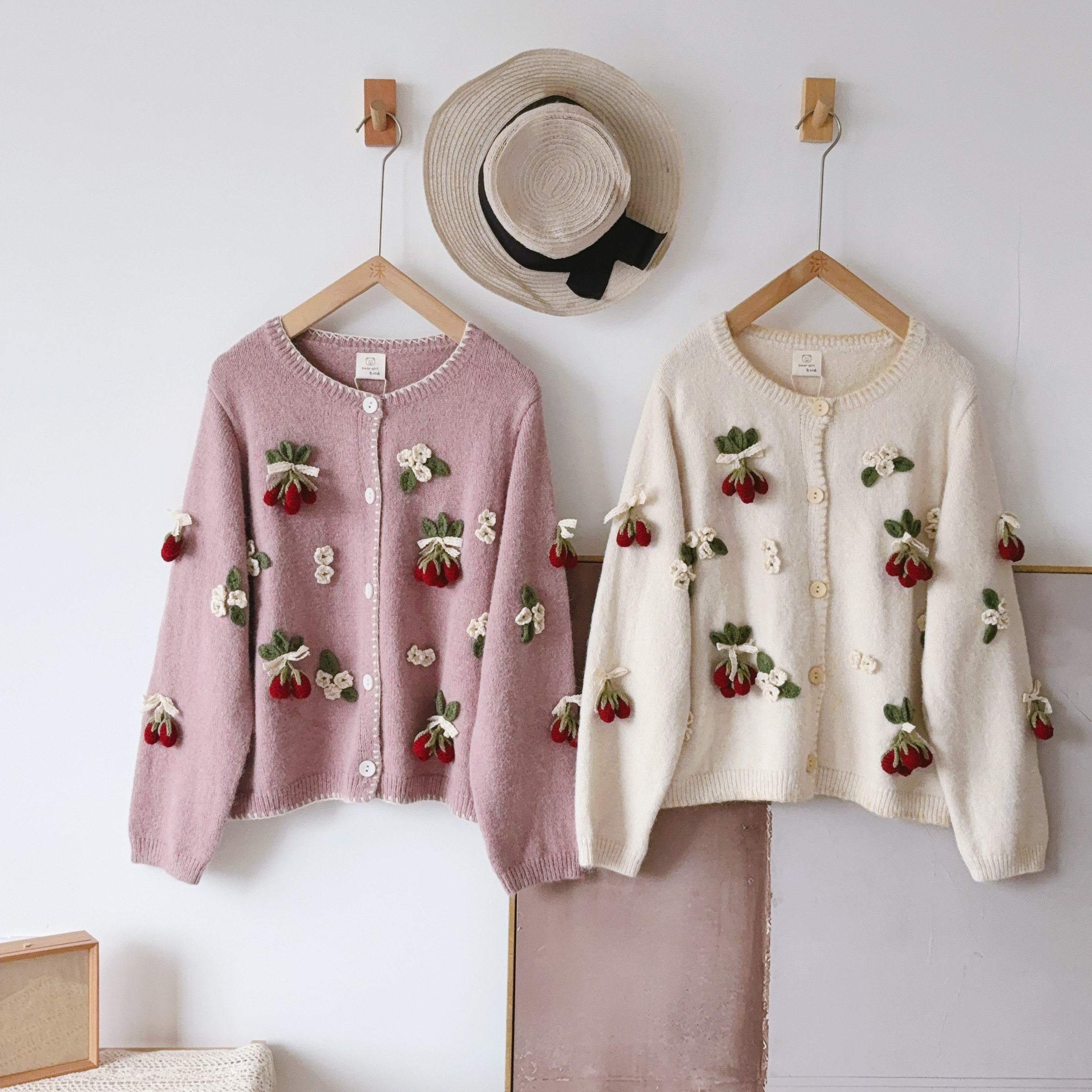 2025新 熊姑娘森日系手作樱桃柔软针织衫毛衣高级感小众外套25222