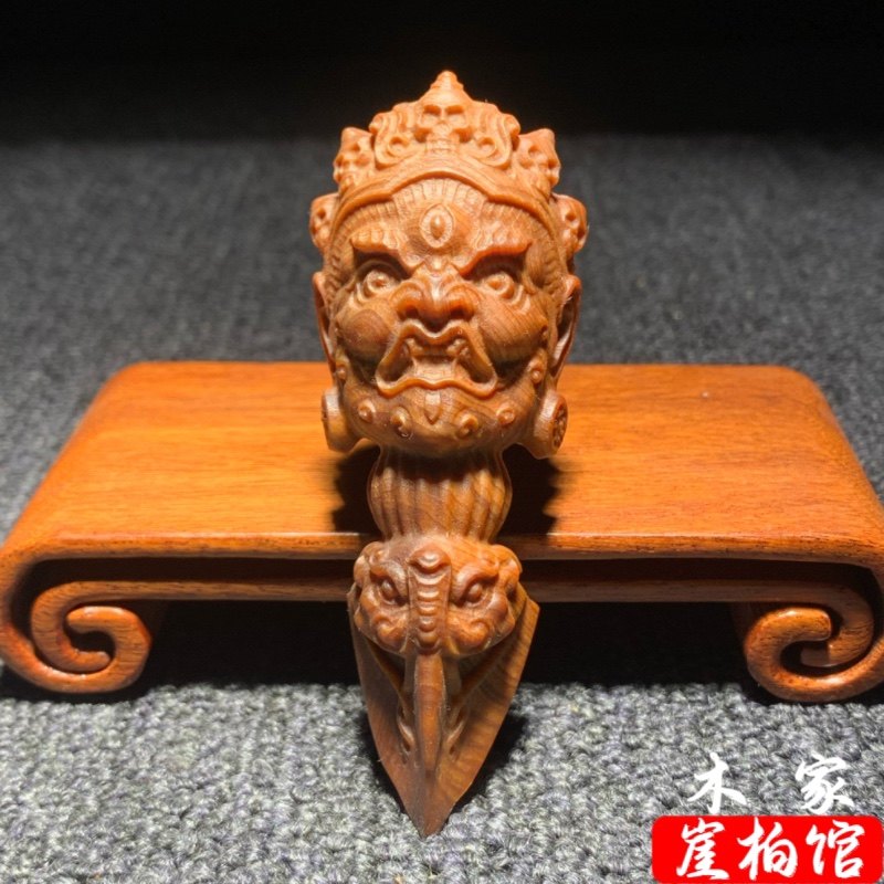 崖柏陈化料大黑天金刚杵木雕挂件