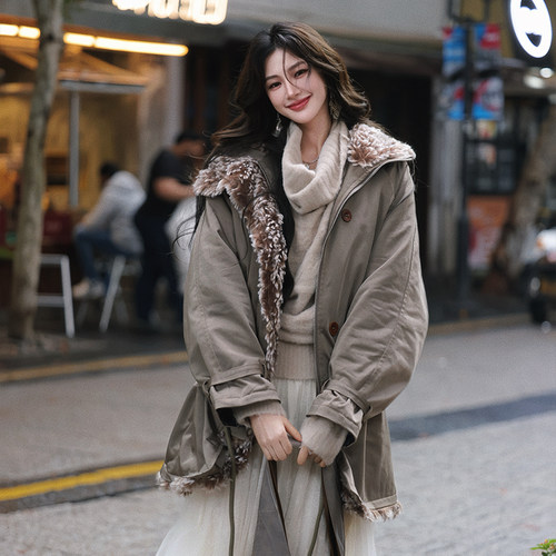 AZure亮面涂层环保派克90羽绒服