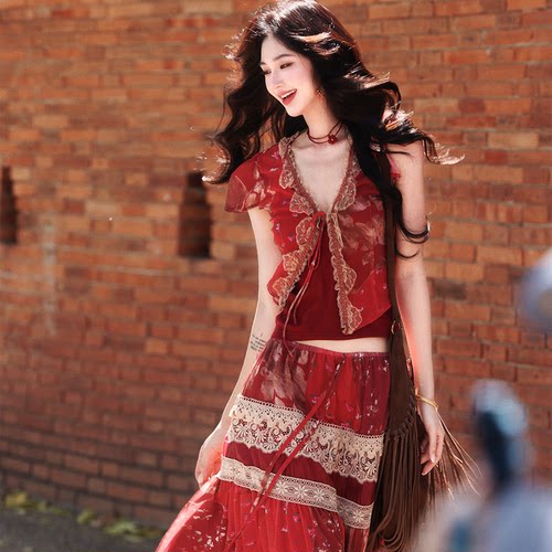 飞飞袖蕾丝短打上衣半身裙套装