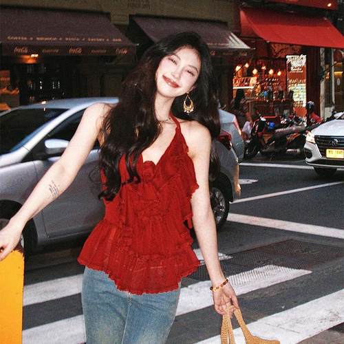 AZure法式复古挂脖吊带