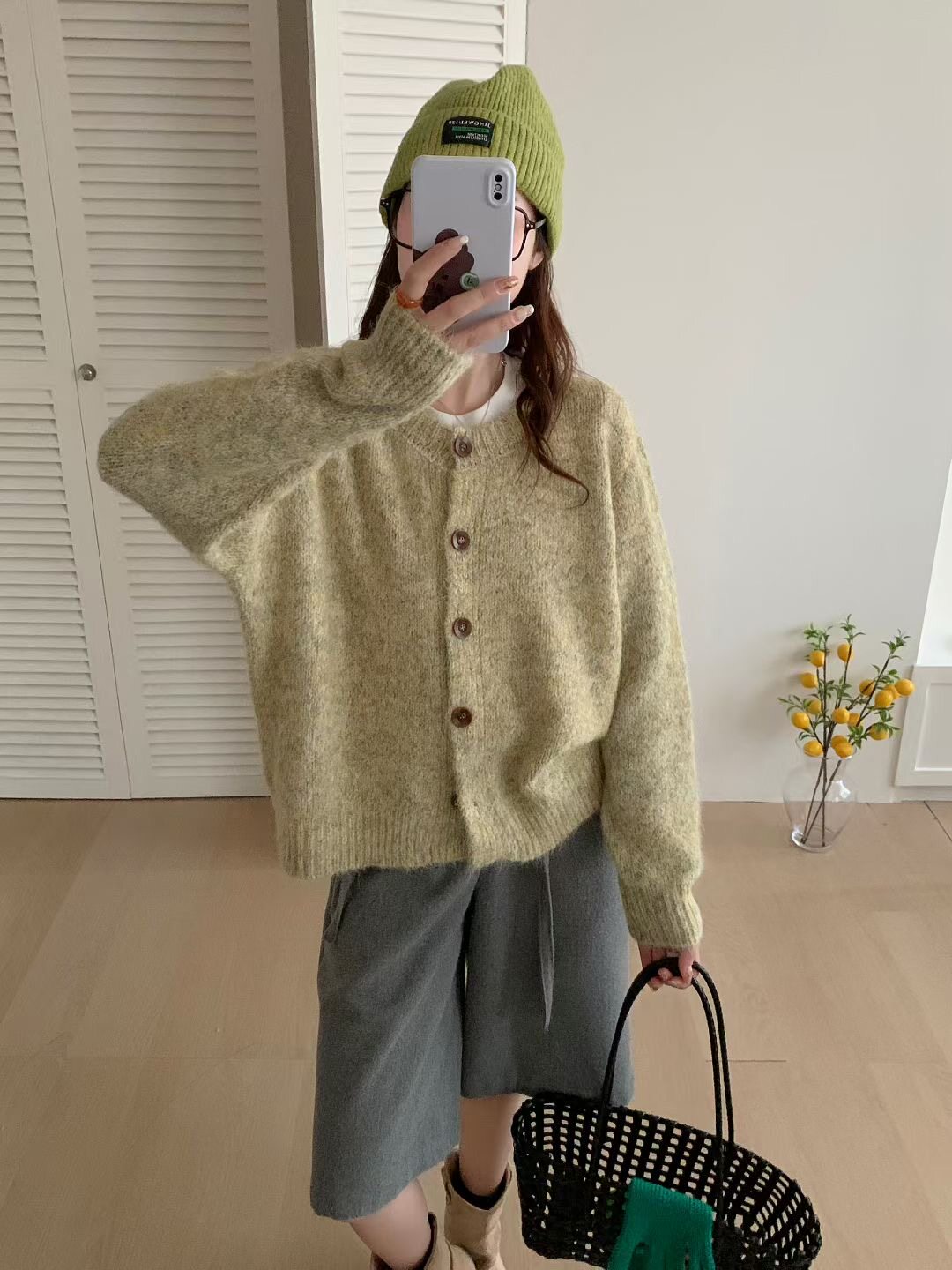 设计感小众显瘦秋冬宽松慵懒风圆领针织短款毛衣开衫上衣外套潮女