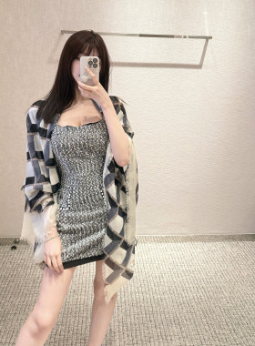 林悠【泰版小香短款重磅吊带连衣裙邻家女孩和贵气千金随意切换】