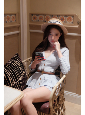 林悠 【4k+ef奶蓝雕花感雨伞显白薄款针织长袖上衣短裤套装】