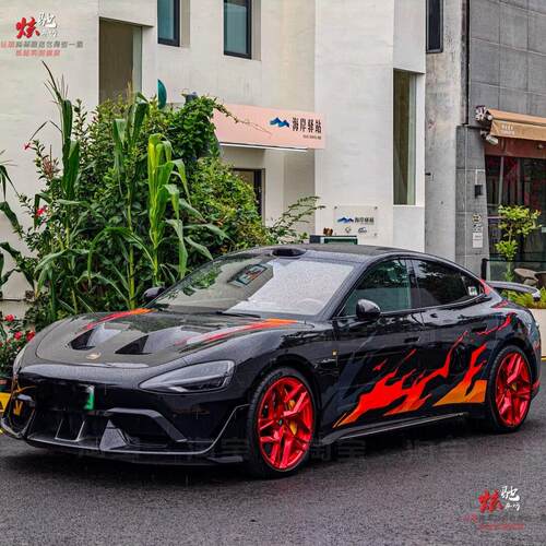 SU7Y火焰车贴拉花特斯拉