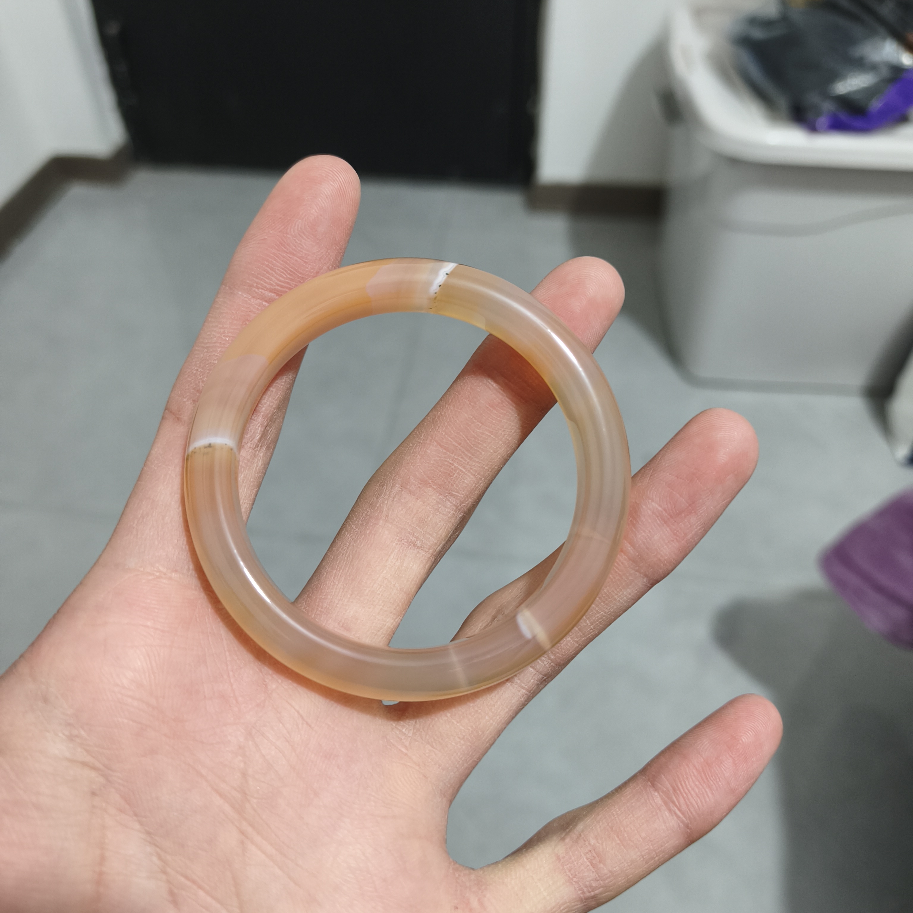 56圈口玛瑙手镯一条k104