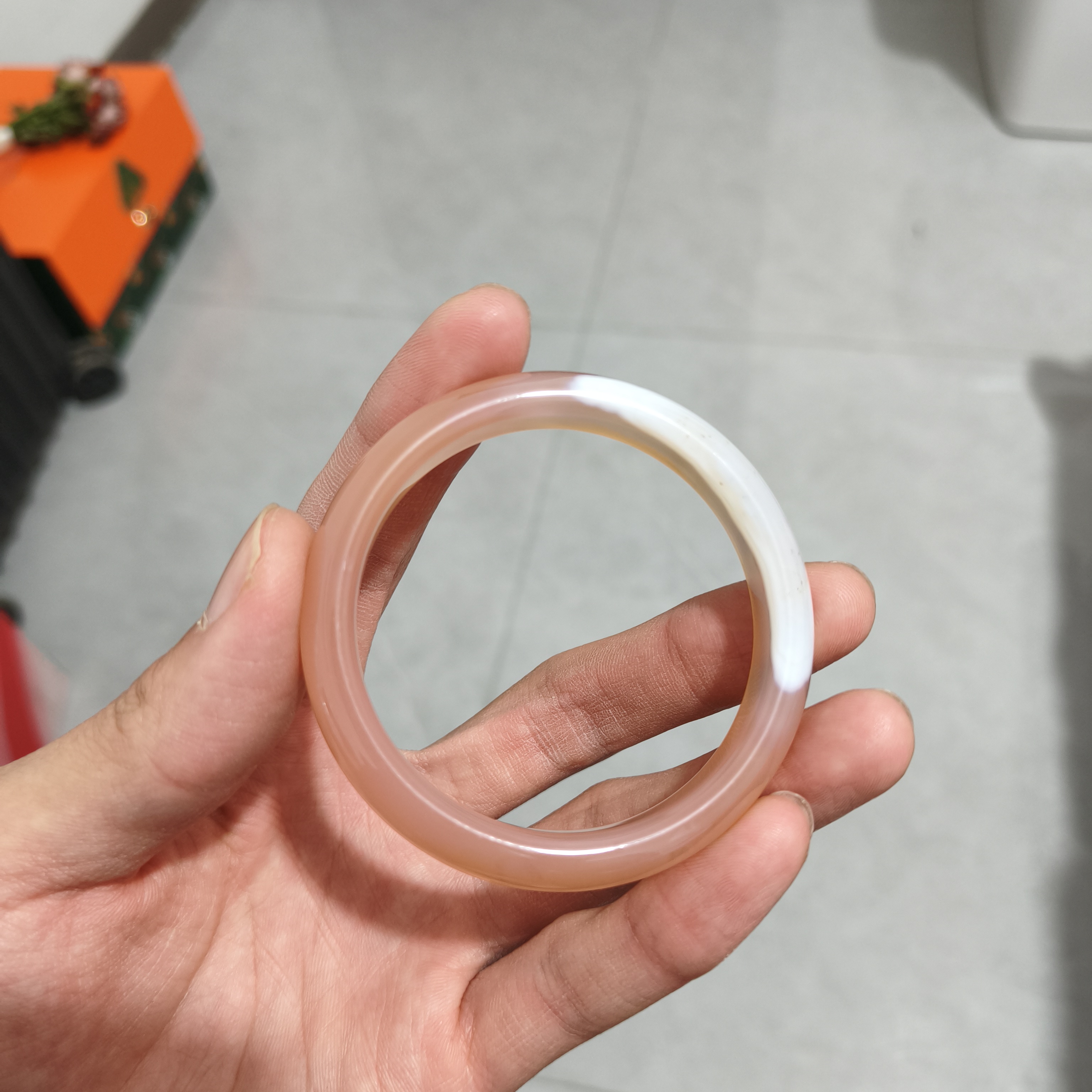 55圈口玛瑙手镯一条k115