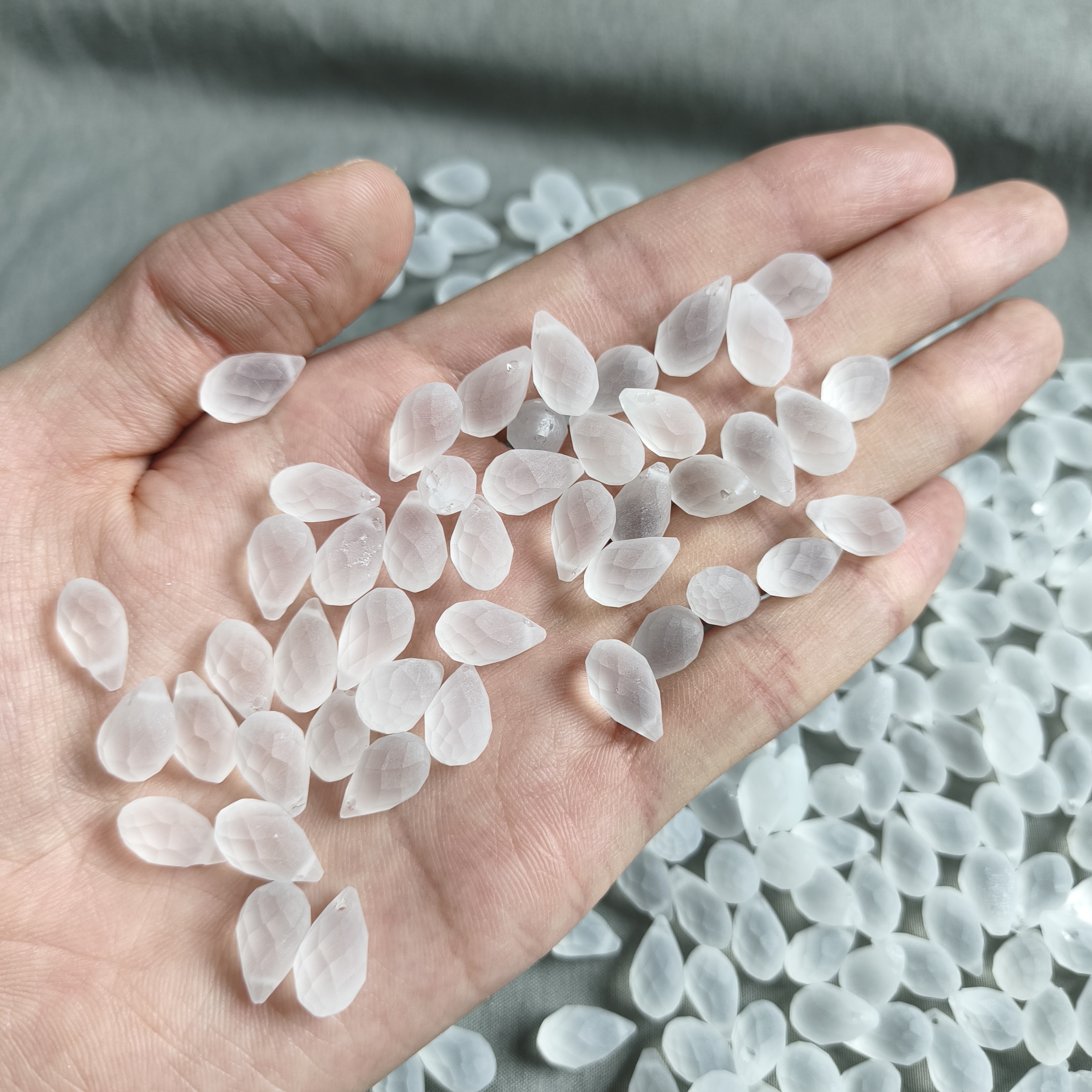 m571 8x15mm磨砂水晶水滴吊坠半斤约249颗