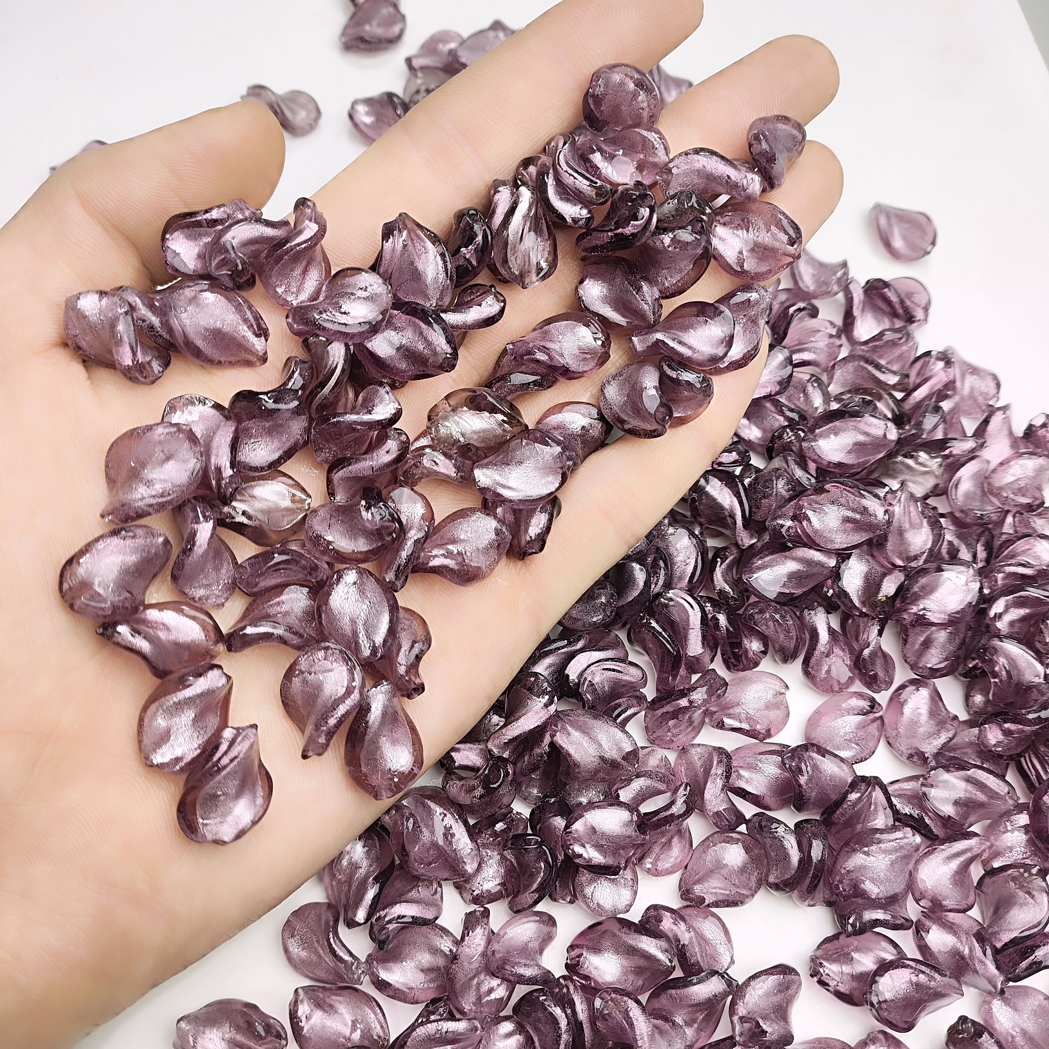 【上】4501葡萄紫扭形银箔琉璃20颗