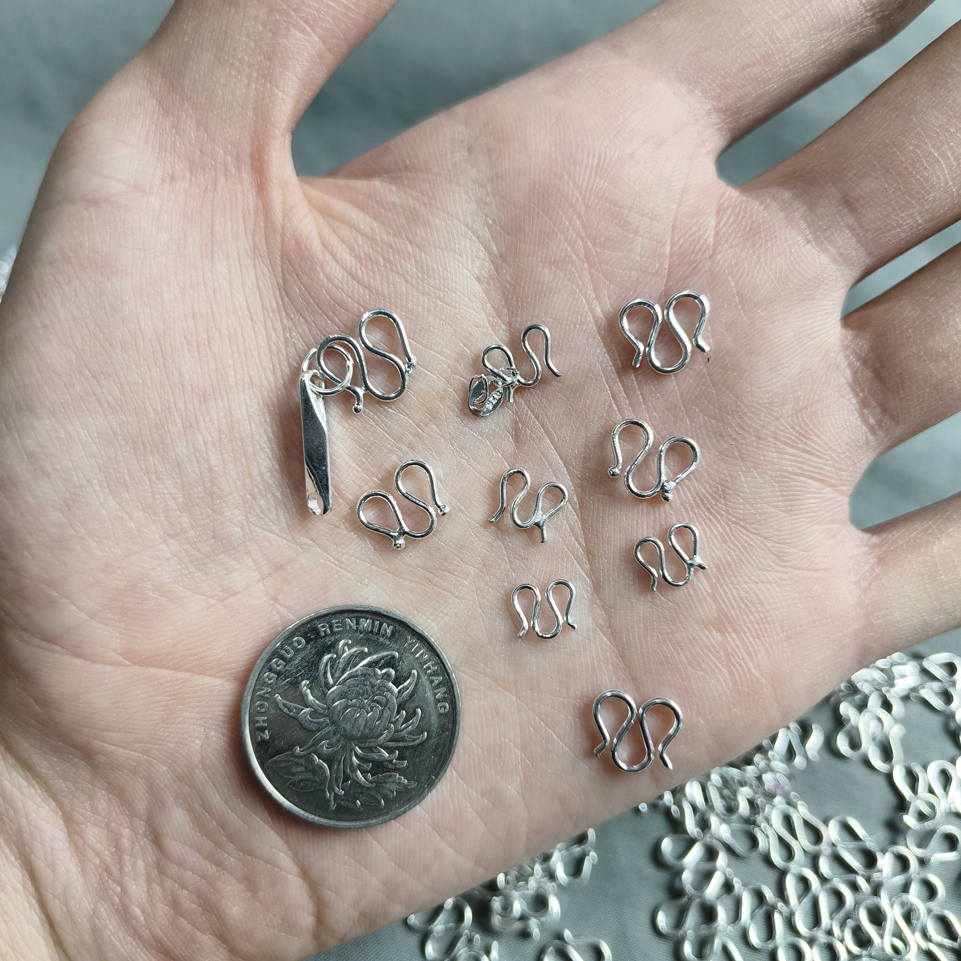 904 亮银纯铜M扣项链扣头一包约150-160个