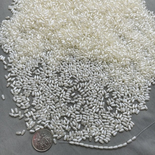 m521 竖孔水滴型米粒塑料仿珍珠 3x6半斤图片全部