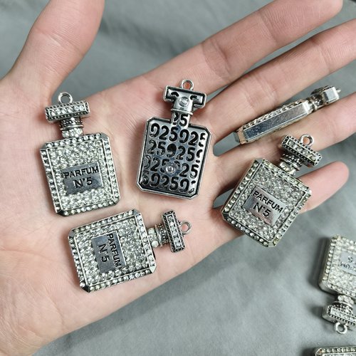 m591 27x44镶钻合金香水瓶吊坠半斤16个