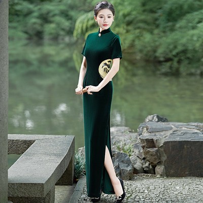 绿色旗袍2025新款中式走秀高端大气上档次年轻款改良金丝绒旗袍裙