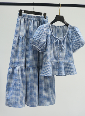 蓝色格子泡泡袖上衣半身裙套装女夏日减龄穿搭休闲时尚两件套2026