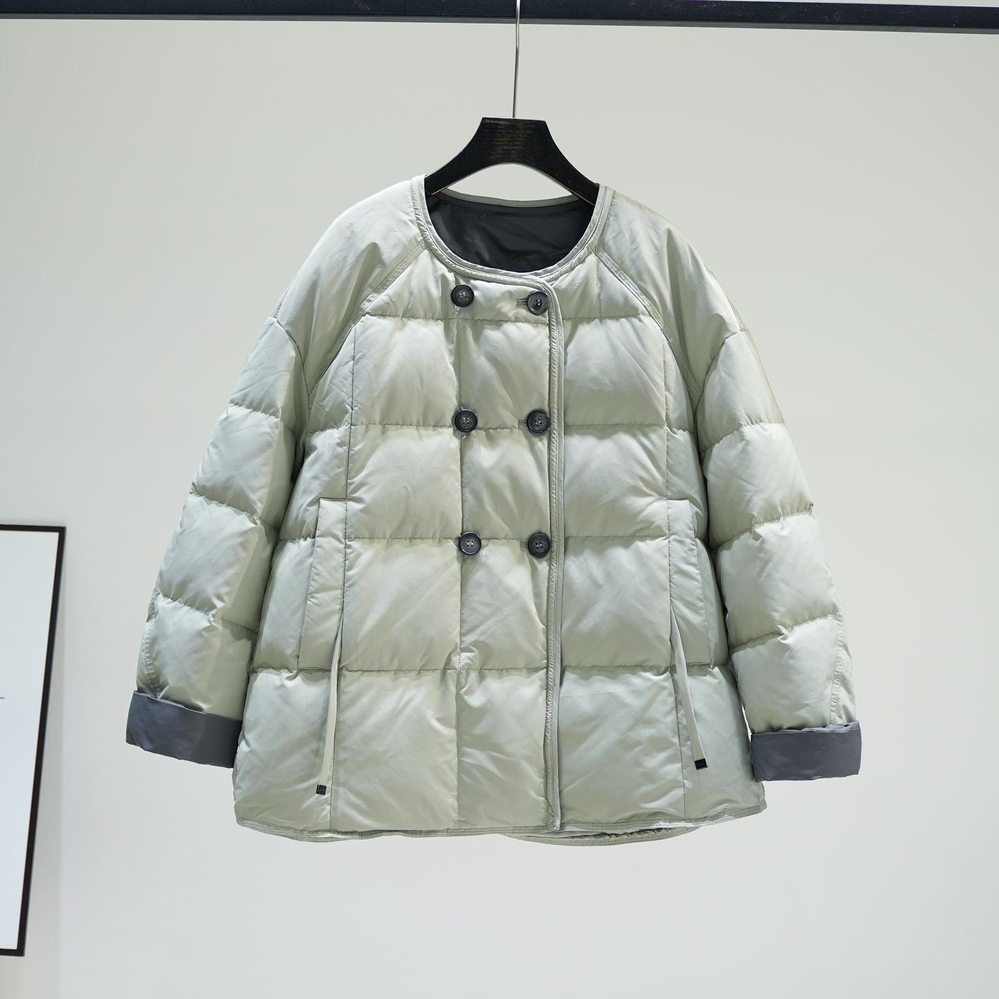 独特好看豆绿色圆领羽绒服女2025冬季新款小个子宽松90白鸭绒外套