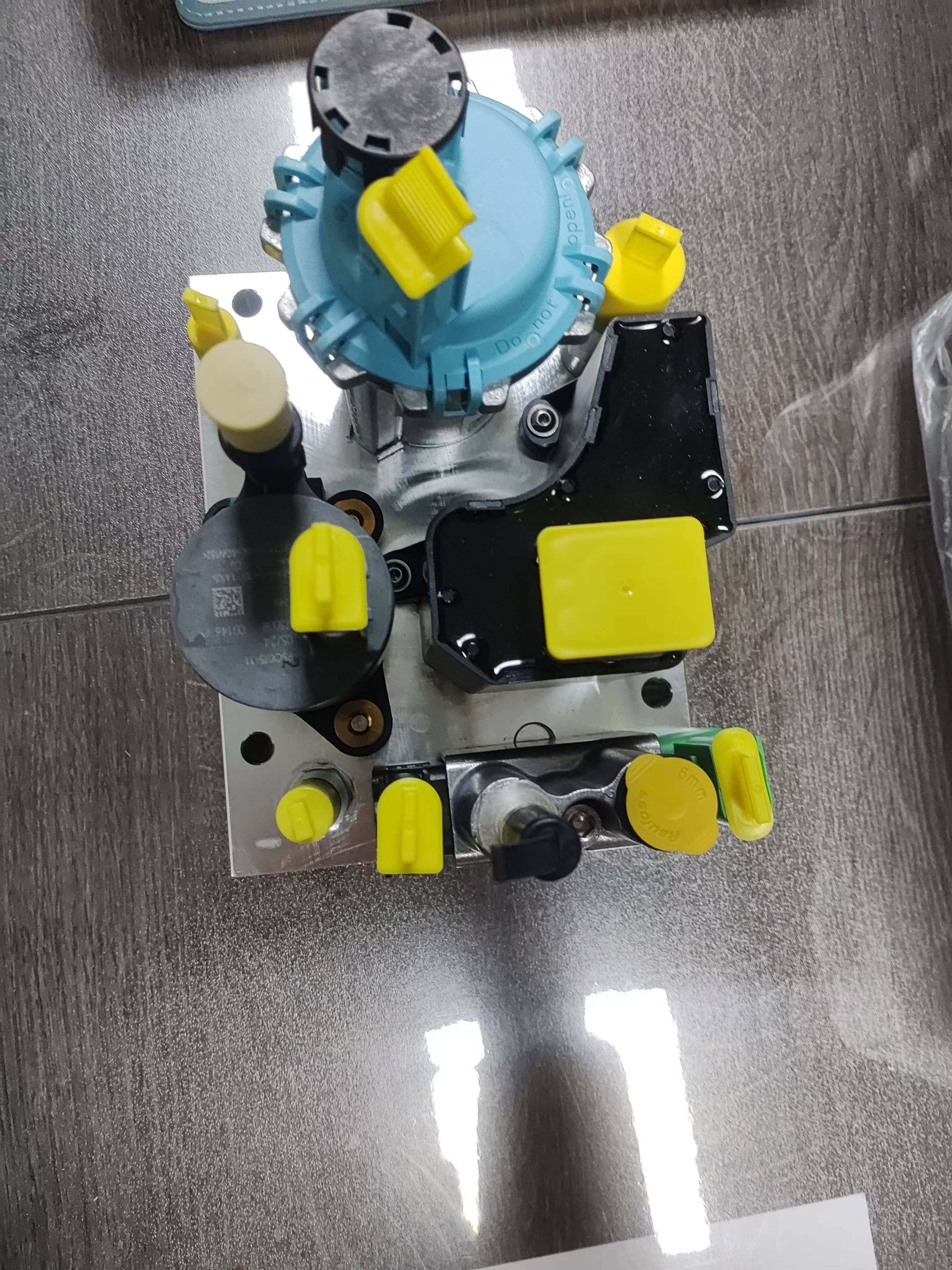 沃尔沃FM460FMX500 540国六尿素泵原厂配套尿素泵23387865