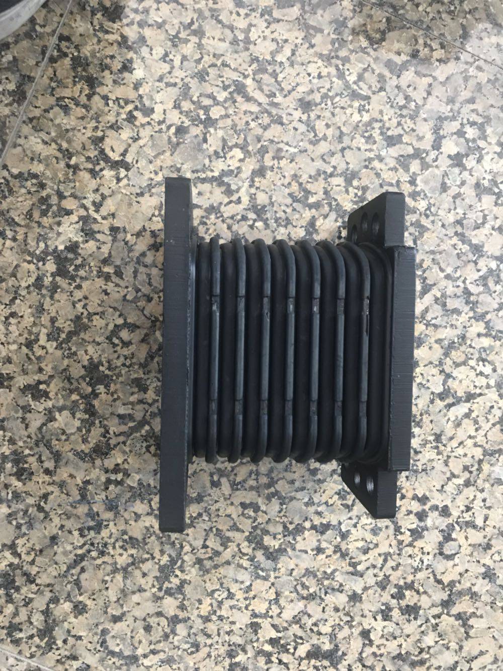 FM400 FMX500沃尔沃泵车后桥钢板胶垫胶墩 后钢板弹簧减震配件