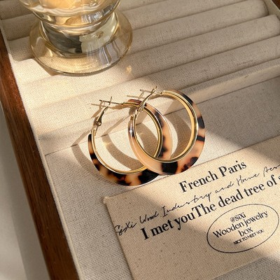 复古港风水滴琥珀色耳环小