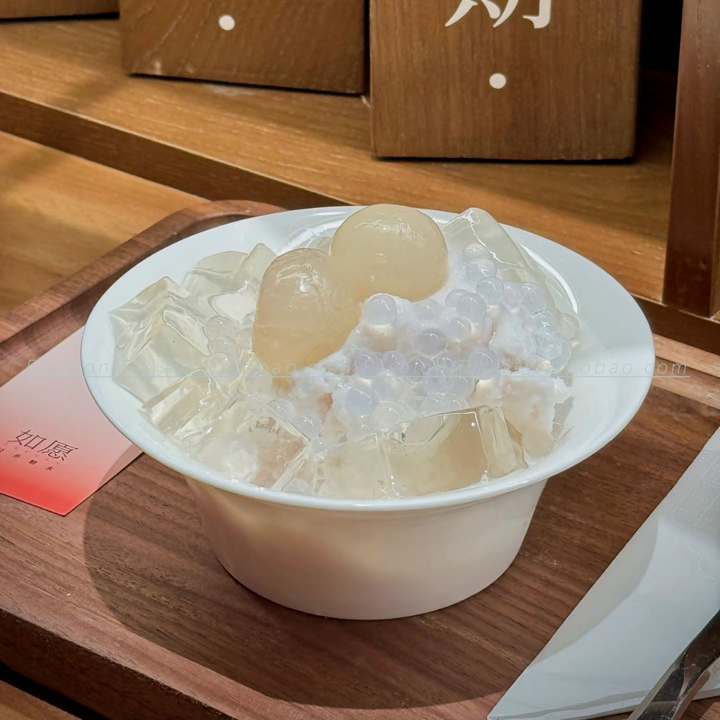 白色陶瓷宽口大容量雪糕甜品碗