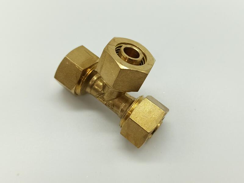 灵龙太阳能铝塑管等径三通