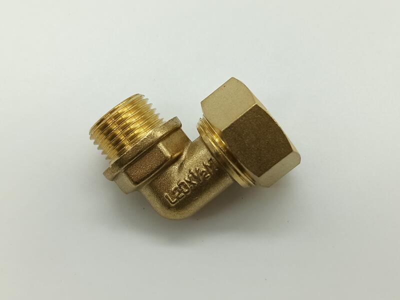 灵龙太阳能铝塑管黄铜外牙弯头