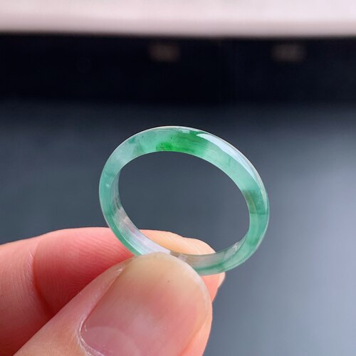 天然A货冰种飘绿翡翠素圈戒指