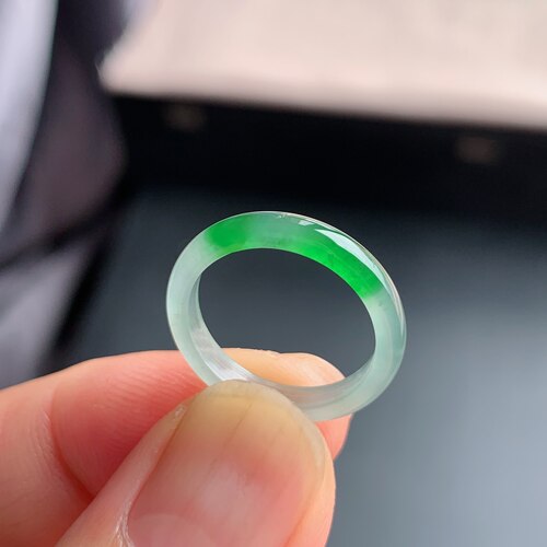 天然A货冰种阳绿翡翠素圈戒指