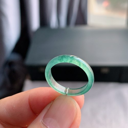 天然A货翡翠冰飘花戒指