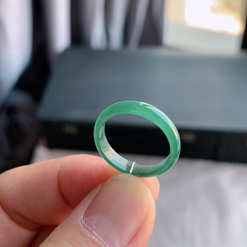 天然A货翡翠冰种15号湖水绿戒指