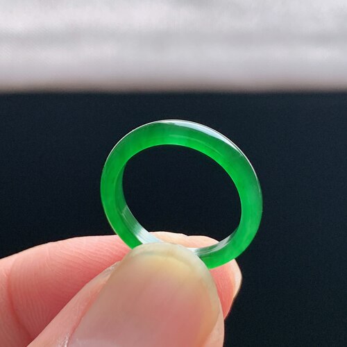 天然A货冰种阳绿翡翠素圈戒指