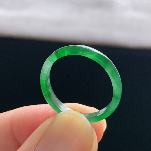 天然A货冰种阳绿翡翠素圈戒指