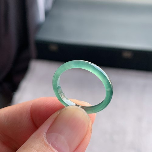 天然A货冰种晴水绿翡翠素圈戒指