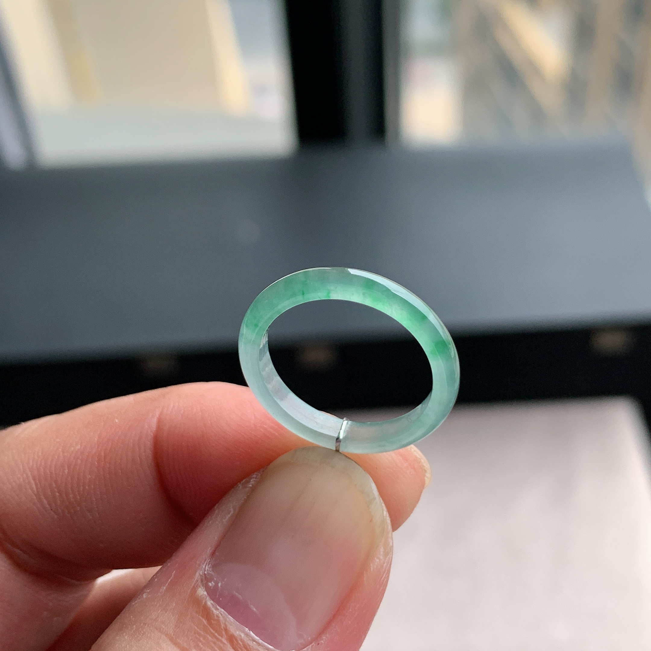 天然A货翡翠冰种11号飘阳绿戒指