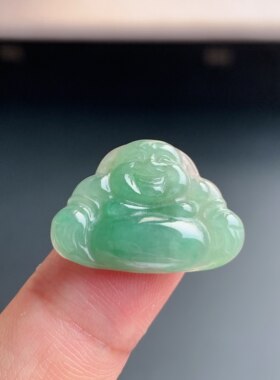 缅甸A货冰糯满绿佛公翡翠吊坠