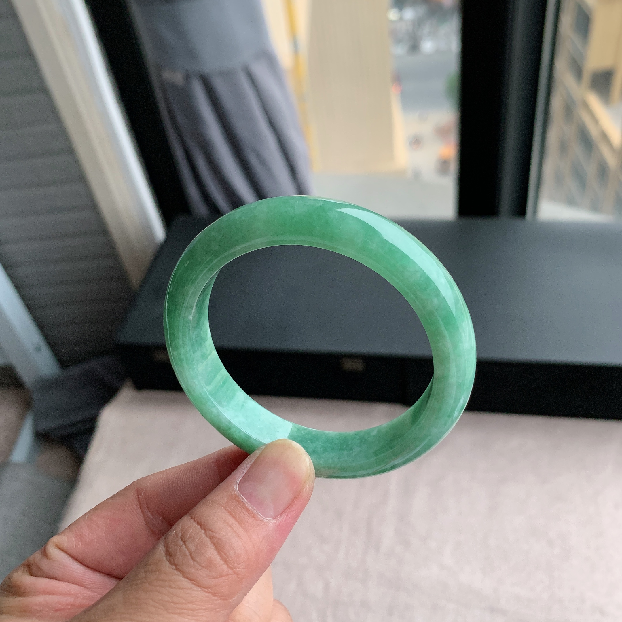 天然A货翡翠56圈口豆阳绿正圈