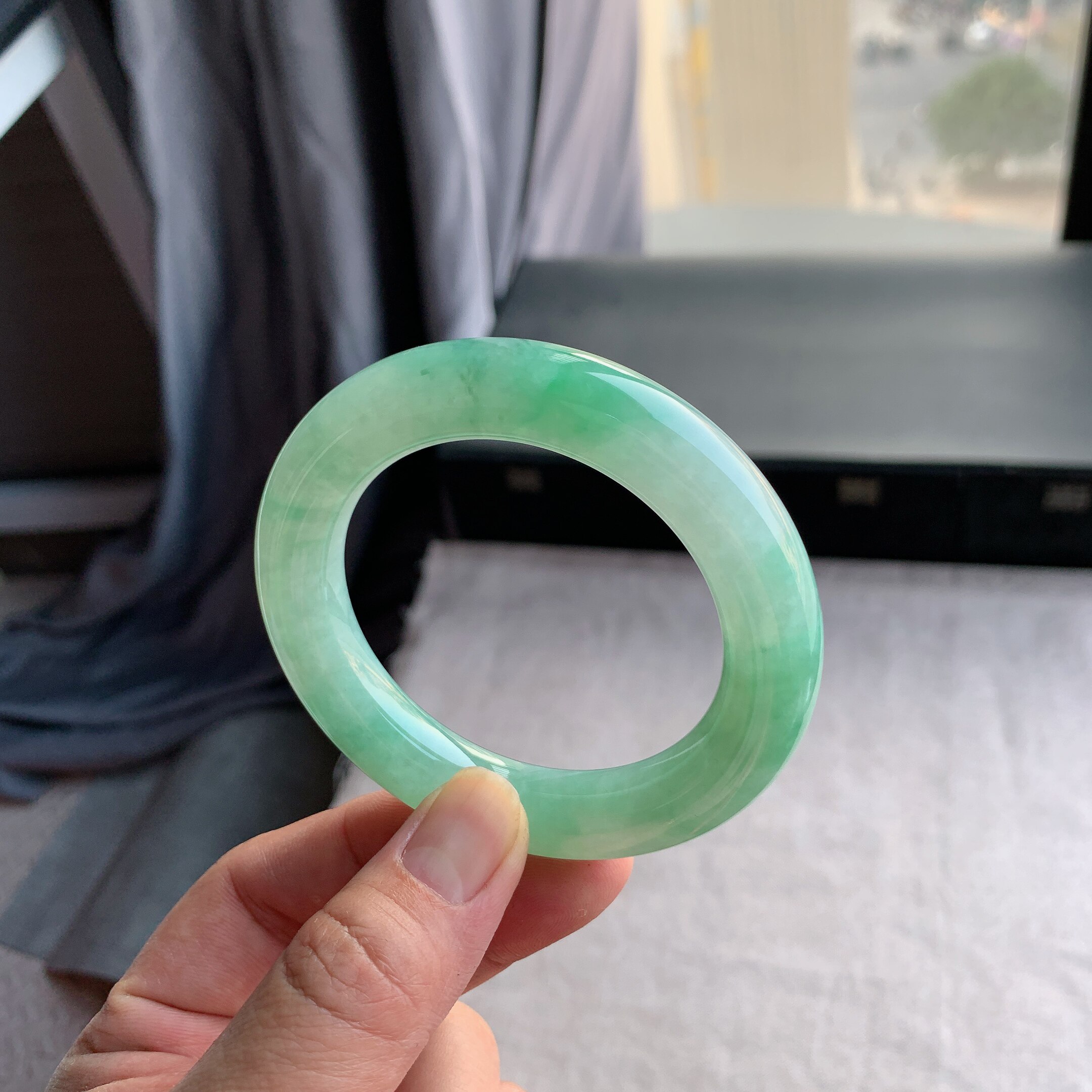 缅甸天然A货翡翠 56圈口冰糯种满绿果绿胖圆条手镯200042玉镯T10