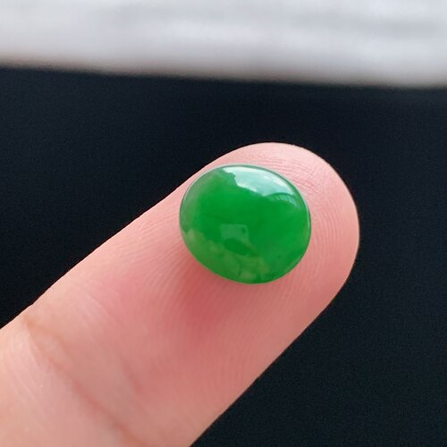 缅甸A货冰糯菠菜绿翡翠蛋面