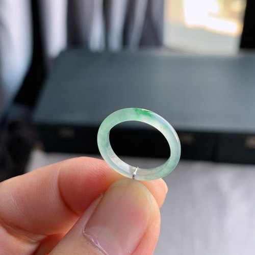 天然A货冰种飘绿翡翠戒指