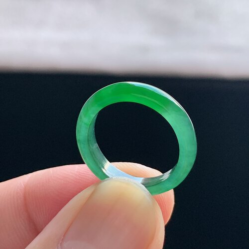 天然A货冰种阳绿翡翠素圈戒指
