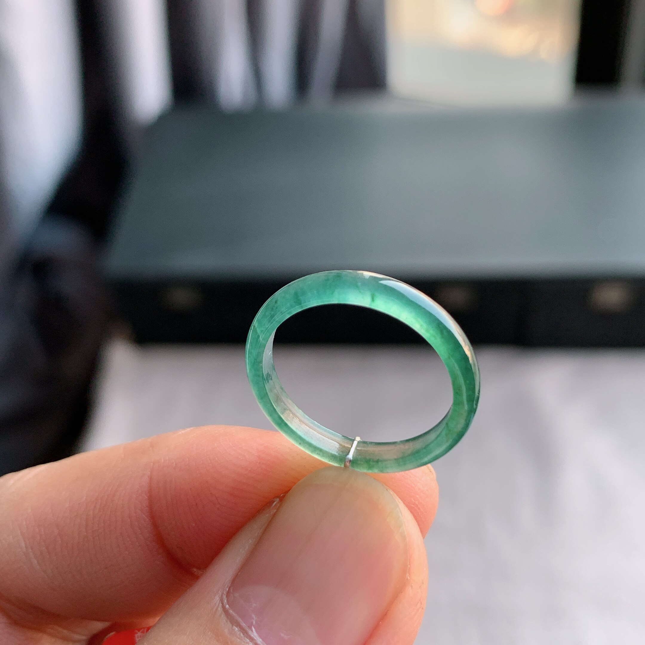 天然A货翡翠冰种13号湖水绿戒指