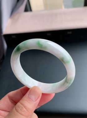 缅甸天然A货翡翠 62圈口飘绿正圈手镯玉镯T12