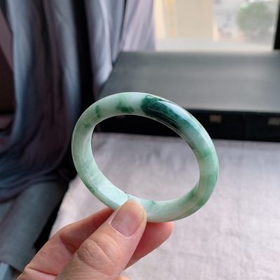 缅甸A货翡翠手镯57圈飘蓝花