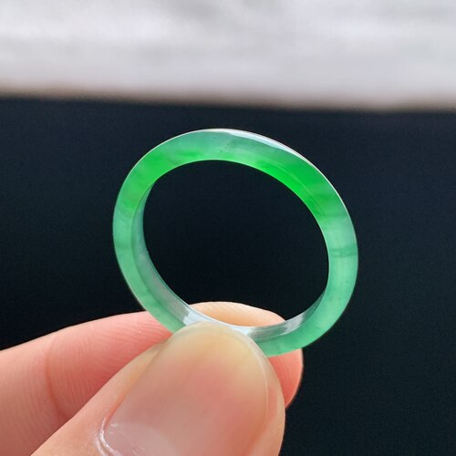 天然A货冰种阳绿翡翠素圈戒指