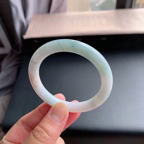 缅甸天然A货翡翠飘花圆条手镯