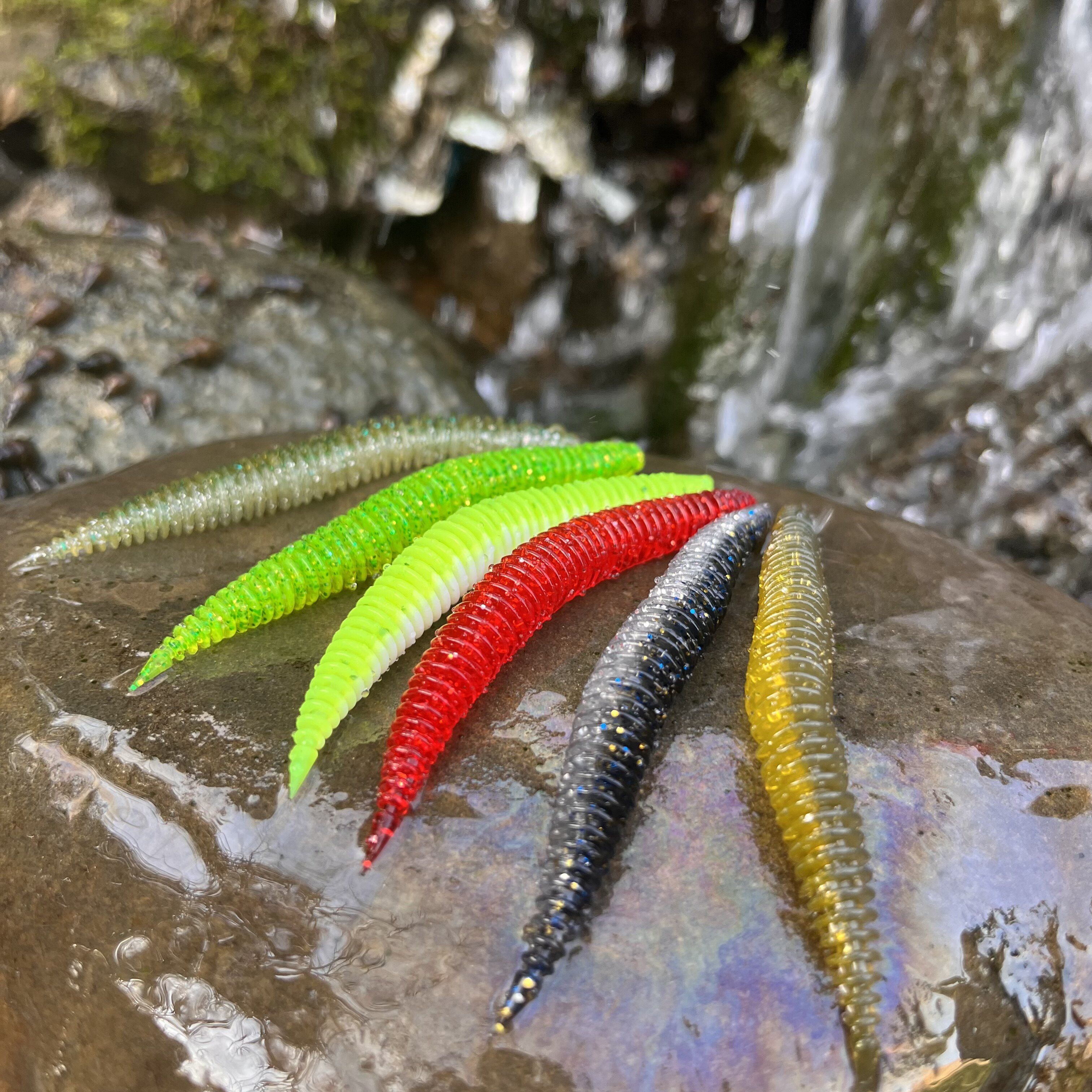 小笨虫针尾轻舞摇摆尾面条虫wacky插铅倒钓黑坑加州鲈鱼鳜鱼软饵