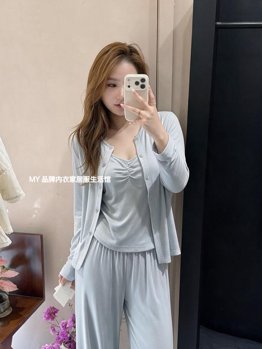 2026新款带胸垫睡衣女秋冬磨毛性感纯欲风高档网红家居服三件套装